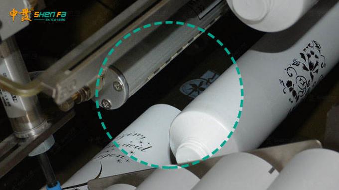 Καλλυντική σωλήνων μηχανή εκτύπωσης οθόνης μεταξιού εκτυπωτών πλήρης αυτόματη για τους καλλυντικούς μαλακούς πλαστικούς σωλήνες